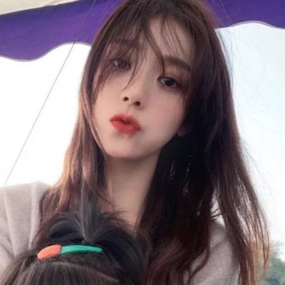 小S全家为其提前庆生 和老公依偎在一起太甜了